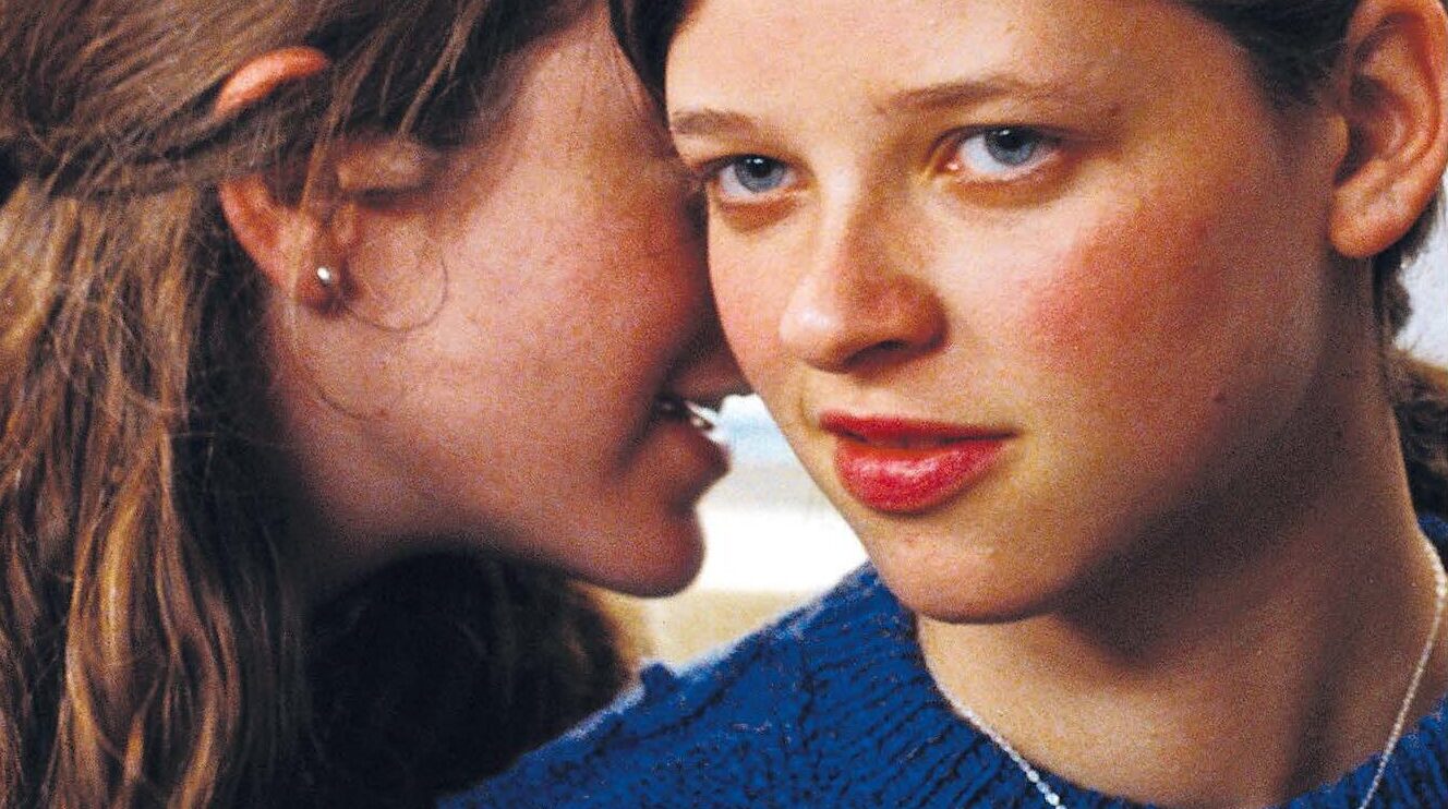 prizor iz filma Sveto dekle