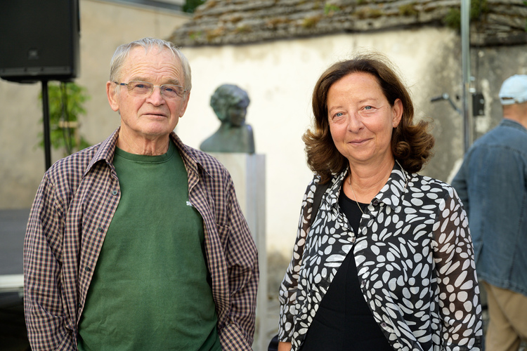 Franci Zajc in Ženja Leiler pozirata