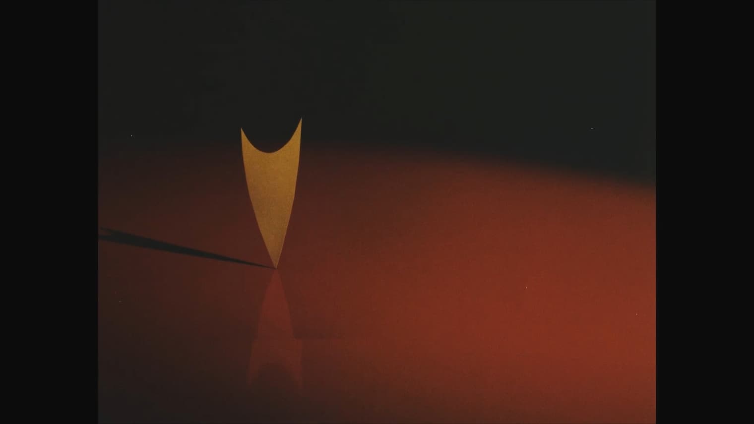 prizor iz filma Jutro, jezero in večer v Annecyju