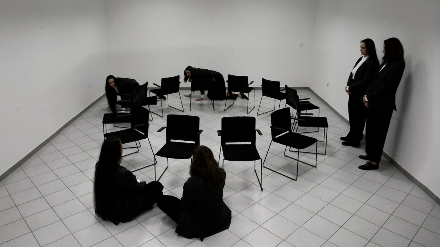 prizor iz filma Musical chairs