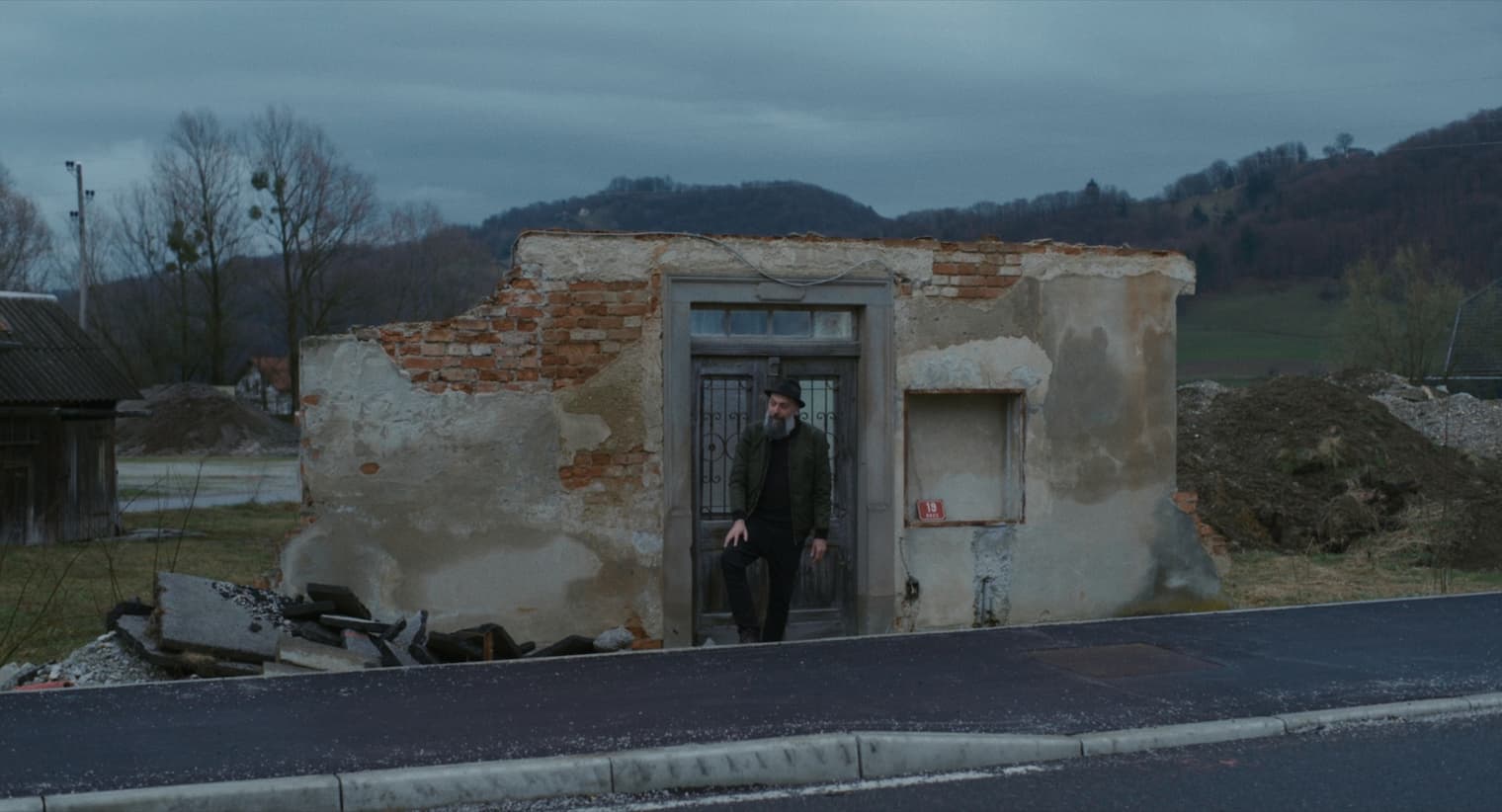 prizor iz filma V mojih sanjah rase vsako noč drevo