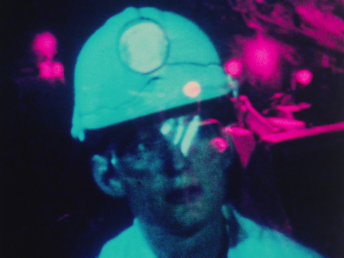 prizor iz filma Uranium Hex