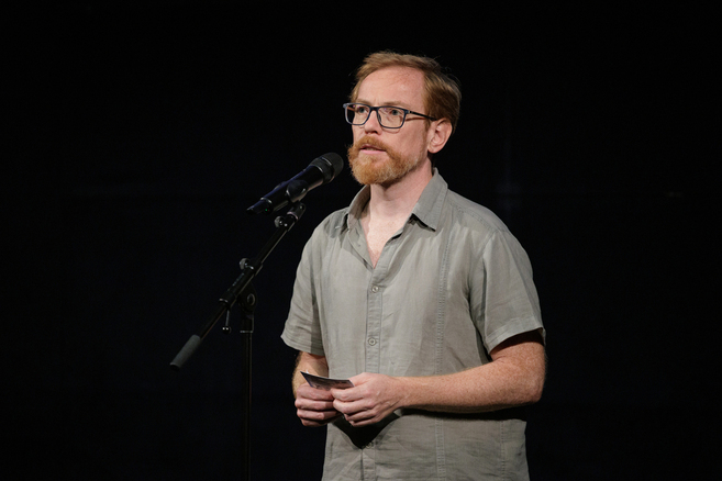 Jurij Bobič med nagovorom publike